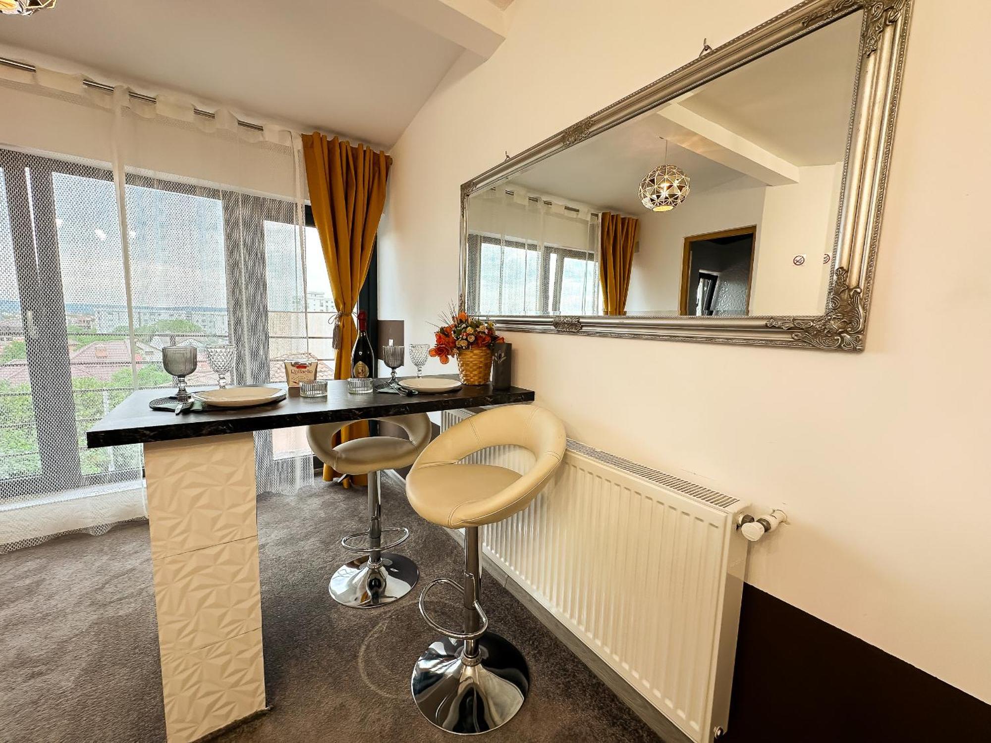 The Royal - Studio With Balcony & Panoramic View Craiova Eksteriør billede